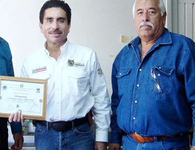 Reconocimiento a gerente de COMAPA